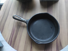 Vintage Small Cast Iron Skillet, 2 Spout Spout, Made in USA, 8.5"