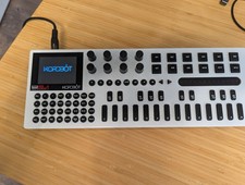 Isla Instruments Kordbot, chord finder, midi controller, sequencer