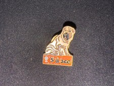 (V4) PINS BADGE ENAMEL VINTAGE COLLECTION CHIEN SHARPEI PRESSING 5 À SEC