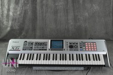 Roland Fantom X6 Synthesizer Workstation Keyboard in Very Good condition.