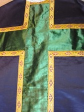 ANCIENNE CHASUBLE VIOLETTE ET VERTE + ETOLE/TISSUS SOIE/GALON A MOTIFS/BON ETAT!