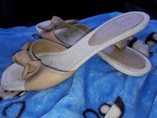 "THE ORIGINAL CAR SHOE" beige