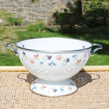 Passoire / égouttoir en tôle