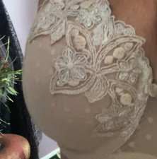 VTG SILKY COUETTE SHEER CREME EMBRD FLOWERS UW BRA NOS WACOAL