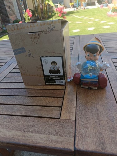Snow globe musical - , pinocchio