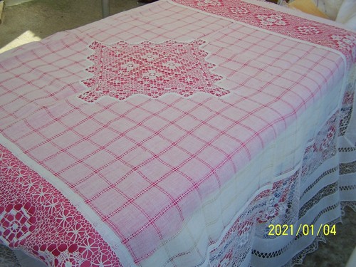 Ancienne grande nappe blanche