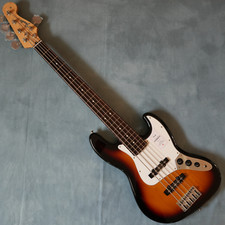 Fender Jazz Bass Made in Japan Hybrid II V Rosewood 3-Color Sunburst