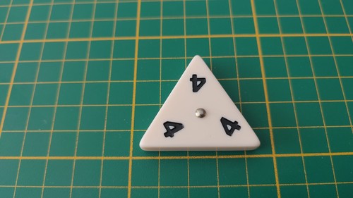 Pièce triangulaire 4 - 4,