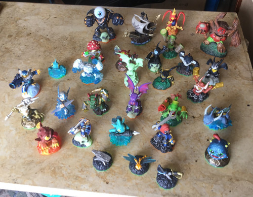 Lot figurines activision - lot,