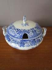 Villeroy & Boch soup bowl model BURGENLAND floral decor and blue cottage