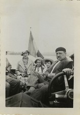 ANTIQUE PHOTO - VINTAGE SNAPSHOT - MOTOR BOAT NAVIGATION FAMILY - MOTORBOAT