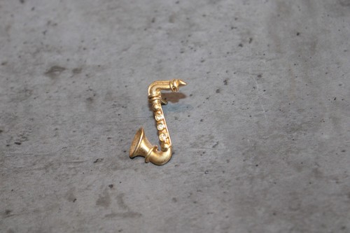 Pin pins - pin's,