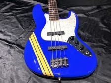 Squier by Fender TOMOMI Jazz