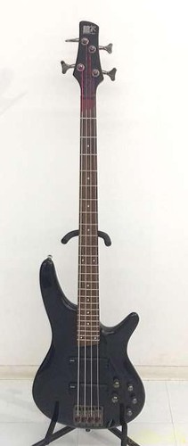Guitare basse électrique