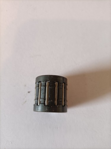 Cage aiguille piston - a, de