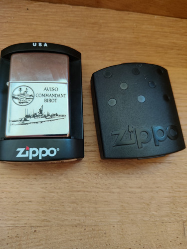 Zippo ancien neuf - -, marine