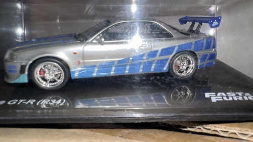 Voiture miniature nissan - voiture,