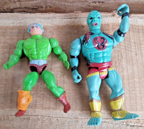 Figurines maîtres de - -,