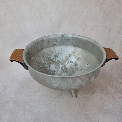 Passoire ancienne aluminium - passoire, en