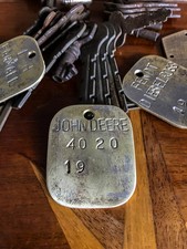 Tracteur agricole ancien, old