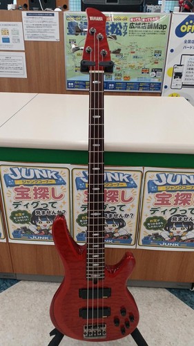 Guitare basse électrique