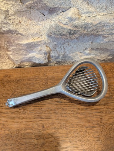 Pince coupe oeuf - oeuf,