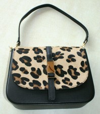 Sac à main noir et léopard
