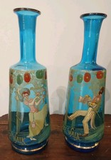 PAIRE DE CARAFES ÉMAILLÉES