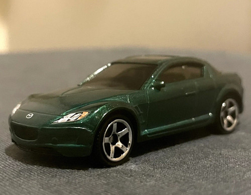 Miniature matchbox mazda 8 - miniature,