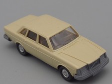 Voiture Volvo 264 crème -