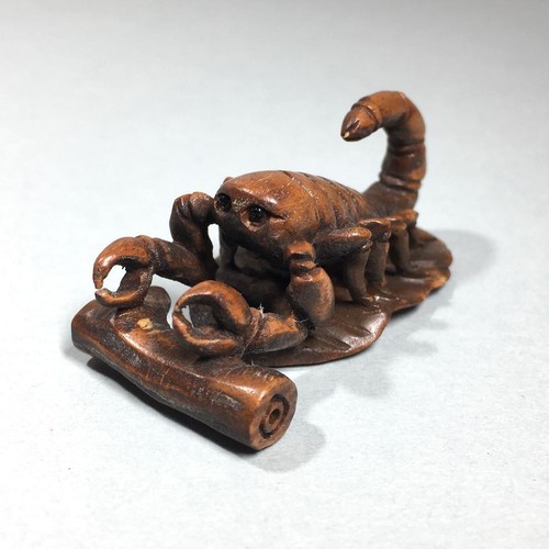 Netsuke scorpion sasori bois - netsuke,