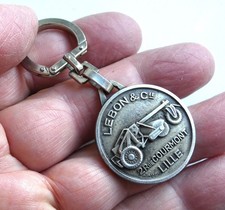 Ancien porte cle métal Augis Lebon Lille Machine Extraction Constrution Chantier