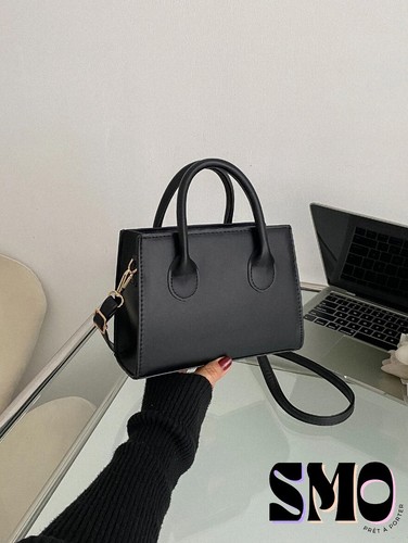 Sac carré cuir noir - en,