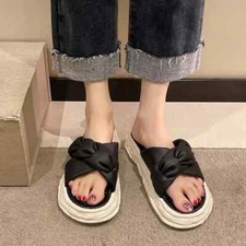 Sandales Basses Noires En Cuir
