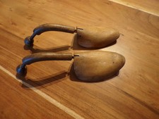 Paire d'anciens embauchoirs en bois, formes à chaussures
