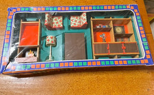 ANTIQUE TOY - DOLL HOUSE