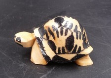 Tortue de terre en bois de