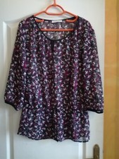 Top / Blouse / Chemisier noir