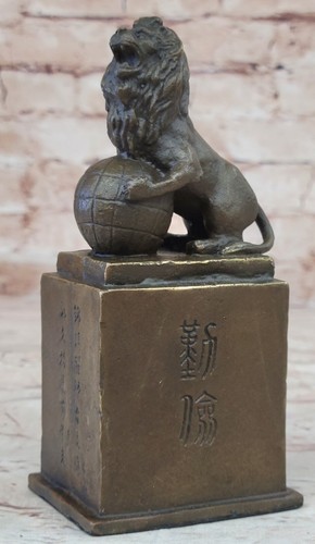 Lion sur boule - lion, sculpture