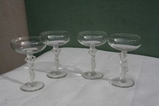 4 verres coupes à champagne
