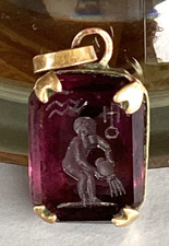 PENDENTIF ANCIEN INTAILLE SUR