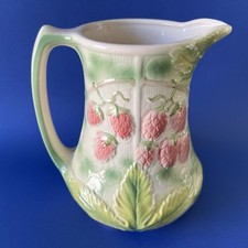 Pichet framboises St Clément France 7332 barbotine vintage majolica fruits 21 cm