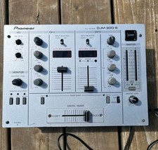 Pioneer DJM-300-S Professional Compact 2-Channel DJ Mixer Silver missing 2 knobs