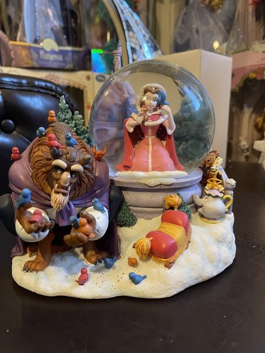 Beauty and beats - beats, snowglobe