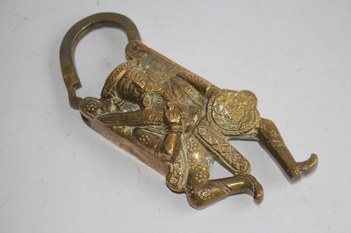 Ancien cadenas anthropomorphe