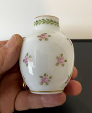 Vase de vitrine en opaline