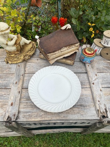 Assiette blanche torsadé - , kg