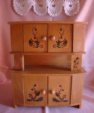 MOBILIER DE MAISON DE POUPEE