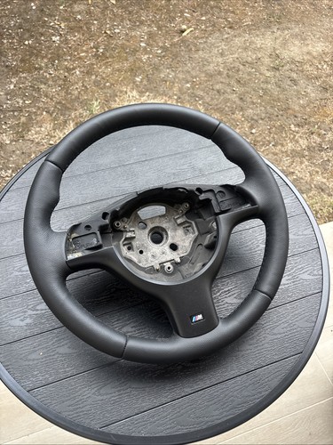Volant cuir neuf - cuir,
