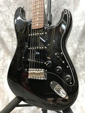 [Fender Japan] Guitare électrique Stratocaster ST62-ALLBK fabriquée au...